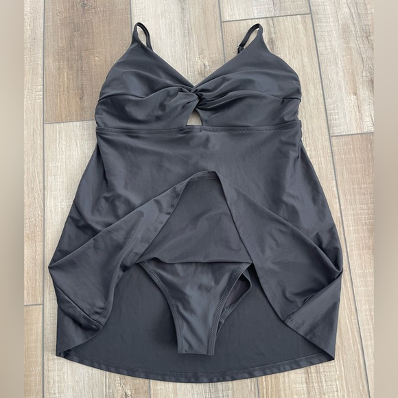 Old Navy Black Twist-Front Swim Dress Size Large - Picture 8 of 15